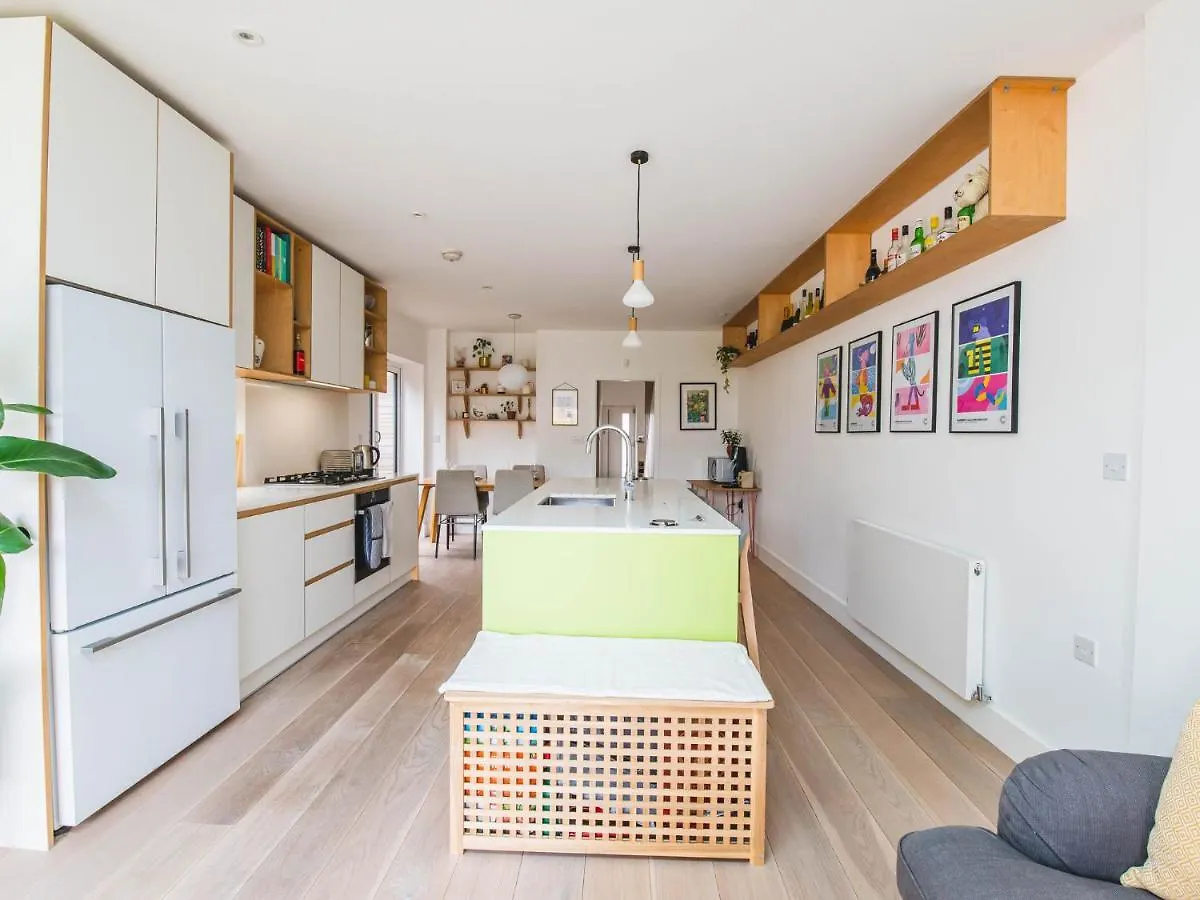 Pass The Keys Peckham House With Garden London Villa United Kingdom