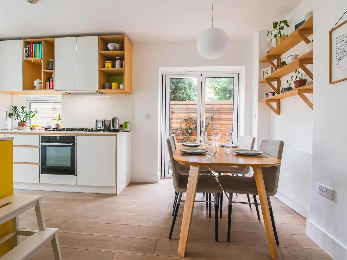 Pass The Keys Peckham House With Garden London Villa United Kingdom