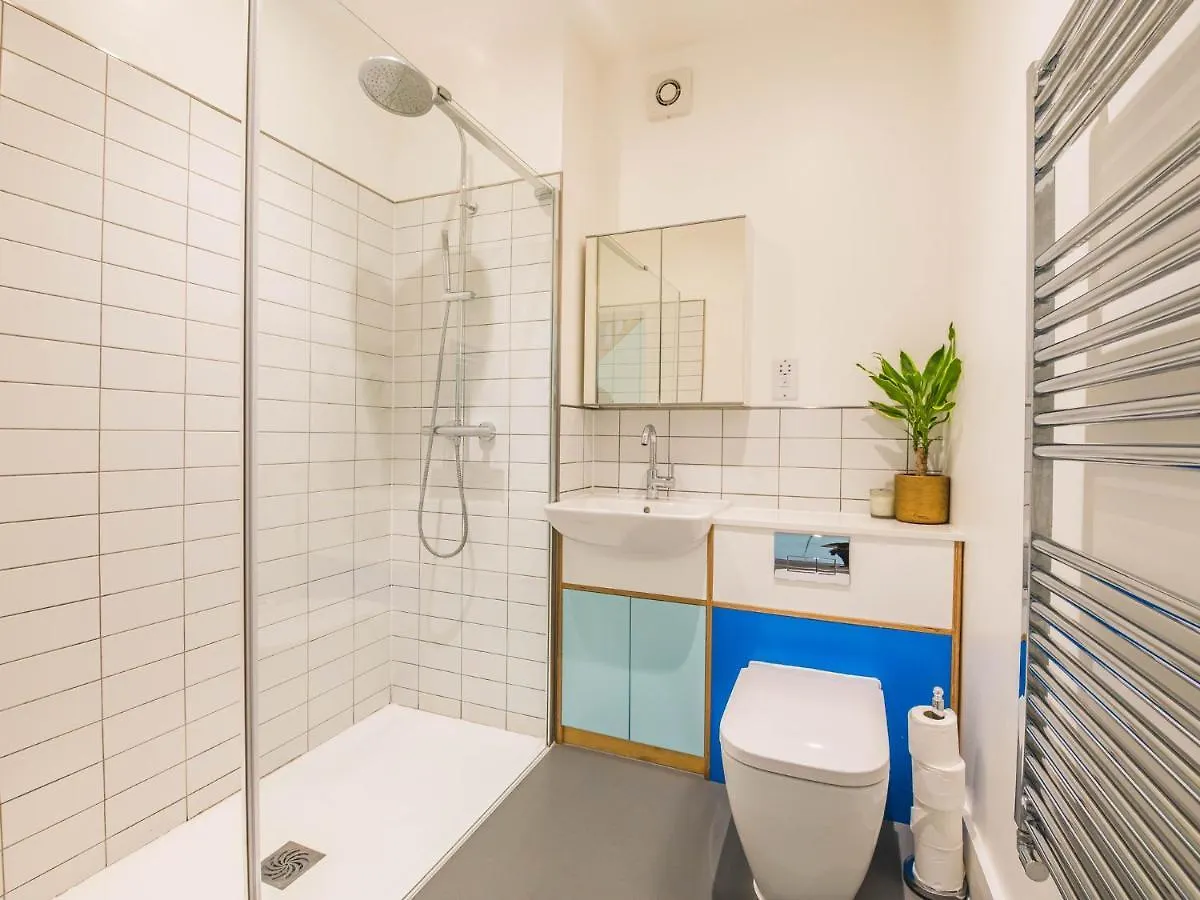 Holiday home Pass The Keys Peckham House With Garden London Villa