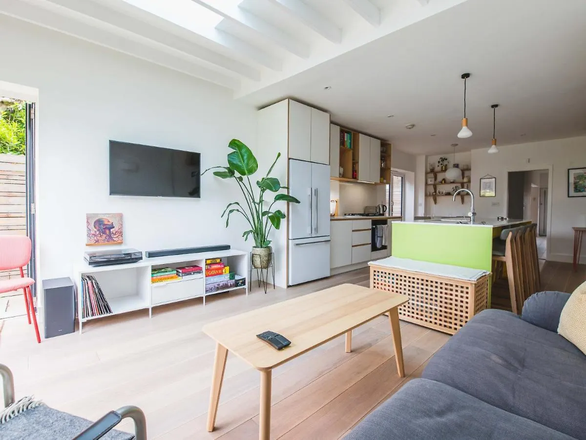 Pass The Keys Peckham House With Garden London Villa Holiday home