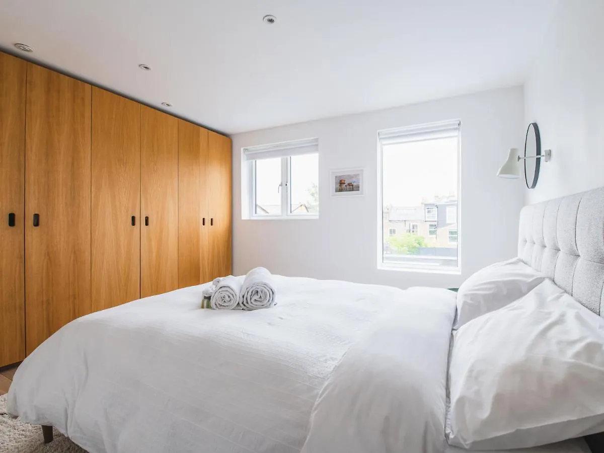 Holiday home Pass The Keys Peckham House With Garden London Villa United Kingdom