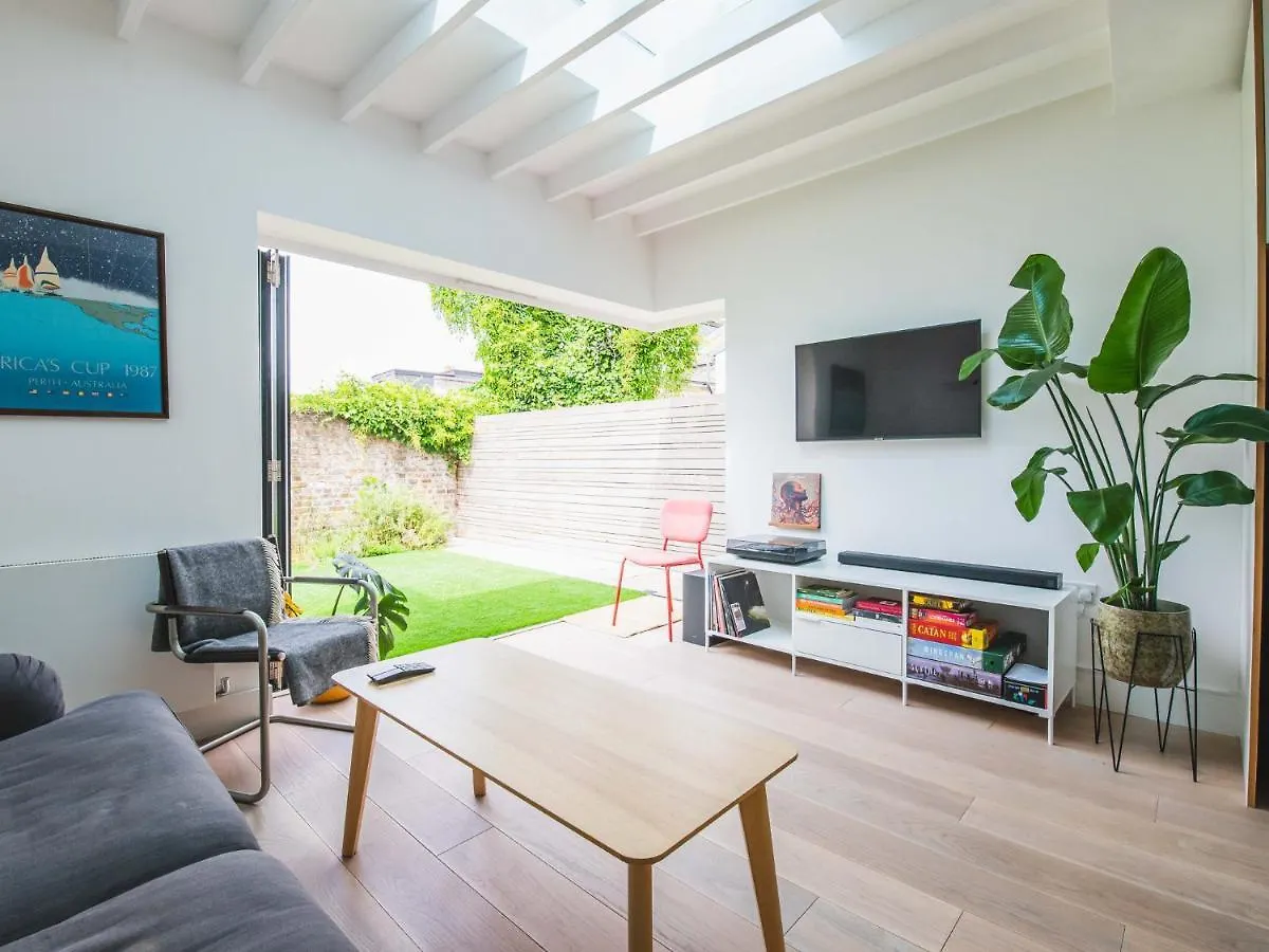 Pass The Keys Peckham House With Garden London Villa Holiday home
