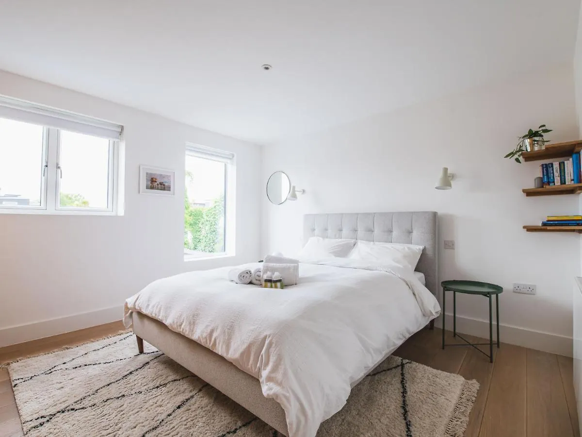 Pass The Keys Peckham House With Garden London Villa Holiday home