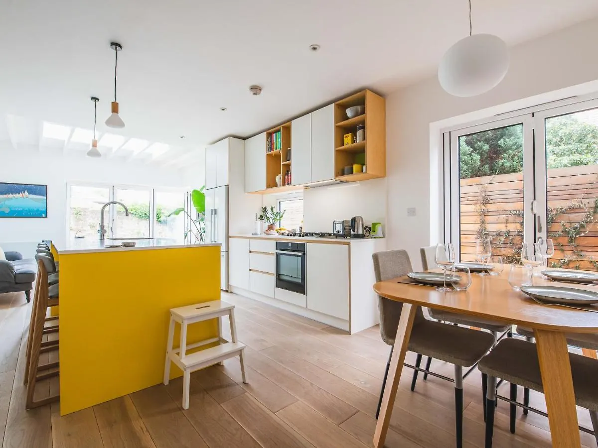 Pass The Keys Peckham House With Garden London location
